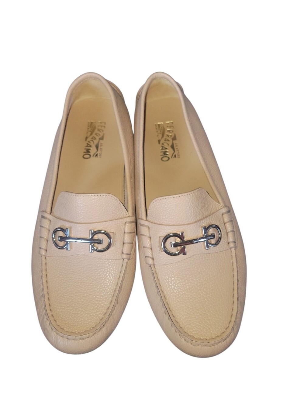 Salvatore Ferragamo Beige Pebbled Leather Gold-Tone Horsebit Loafers Sz 9 1/2 C